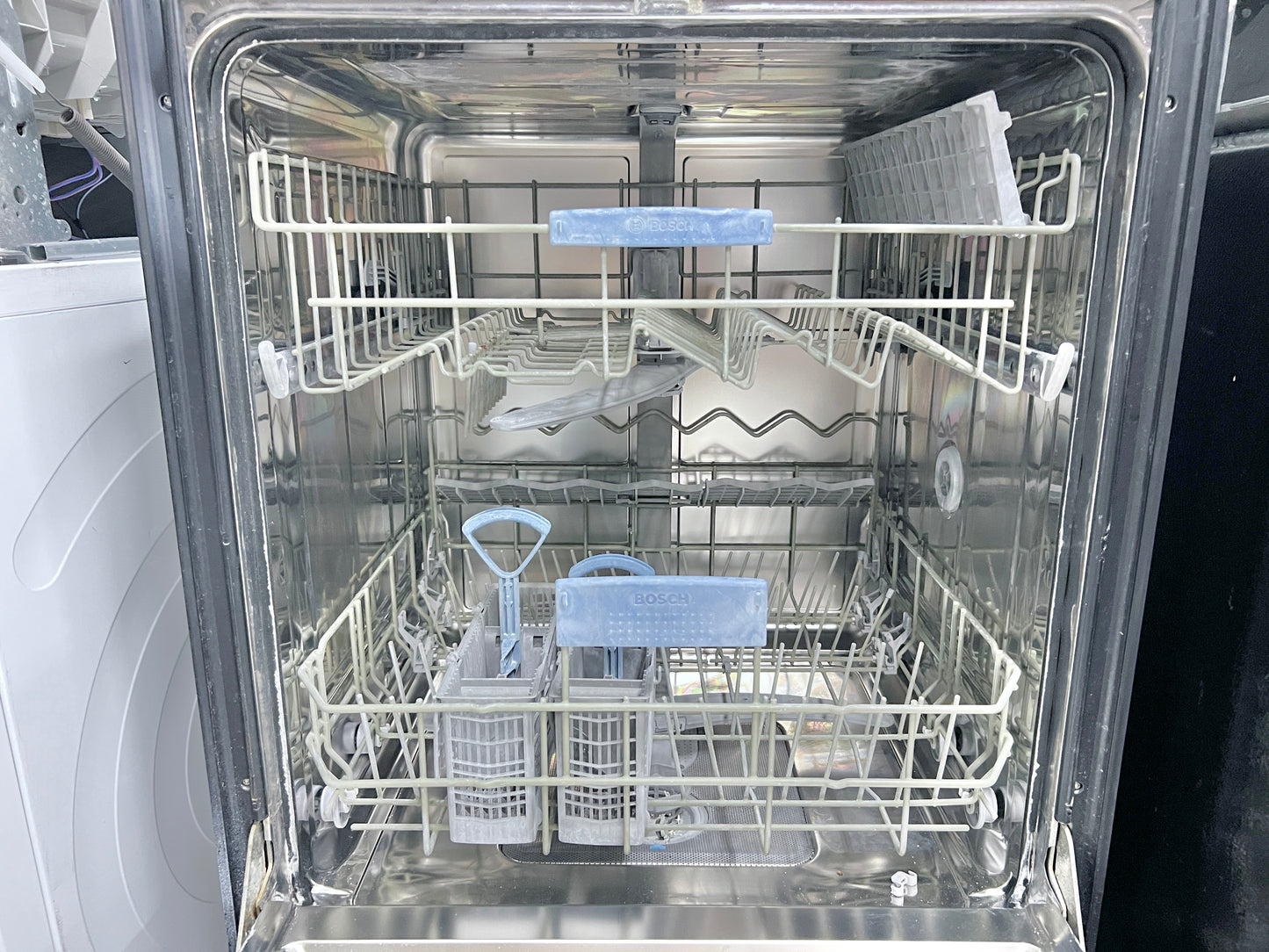 24 Inch Bosch Integra Series  SGV45E03UC Built in Fully Integrated Dishwasher , 4 Wash Cycles, Premium Racks, panel Ready ,  46 dBA , 101348