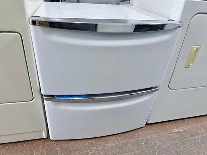Maytag  XHPC155XW 15 1/2 Inch Height Laundry Pedestal with Storage Drawer and Chrome Handle,  White , 101266