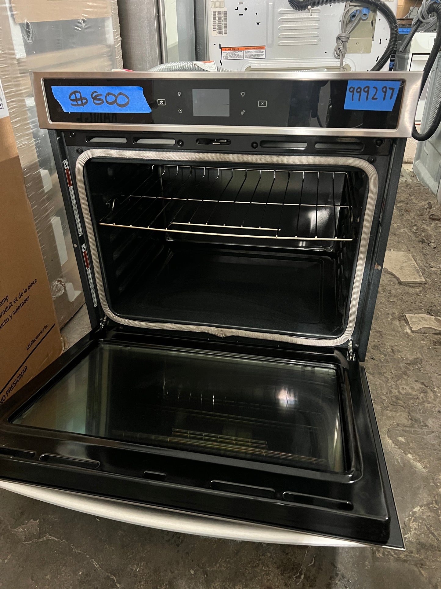 Whirlpool 30 Single Wall Oven in Stainless Steel WOS51EC0HS01 999297