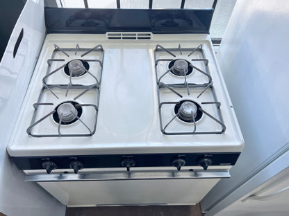 30 inch Hotpoint Gas Range 4 Burner , Oven , White , 444381