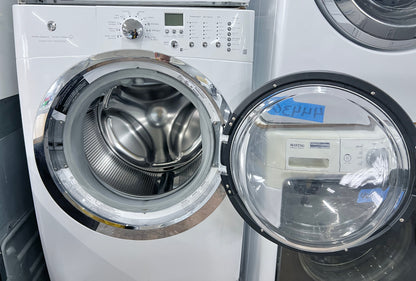 27 inch Electrolux LuxCare  EFLS617SIW 4.4 cu. ft. Front Load Washer  StainSoak, 15 Min Fast Wash, Perfect Balance LED Controls ENERGY STAR, 444300