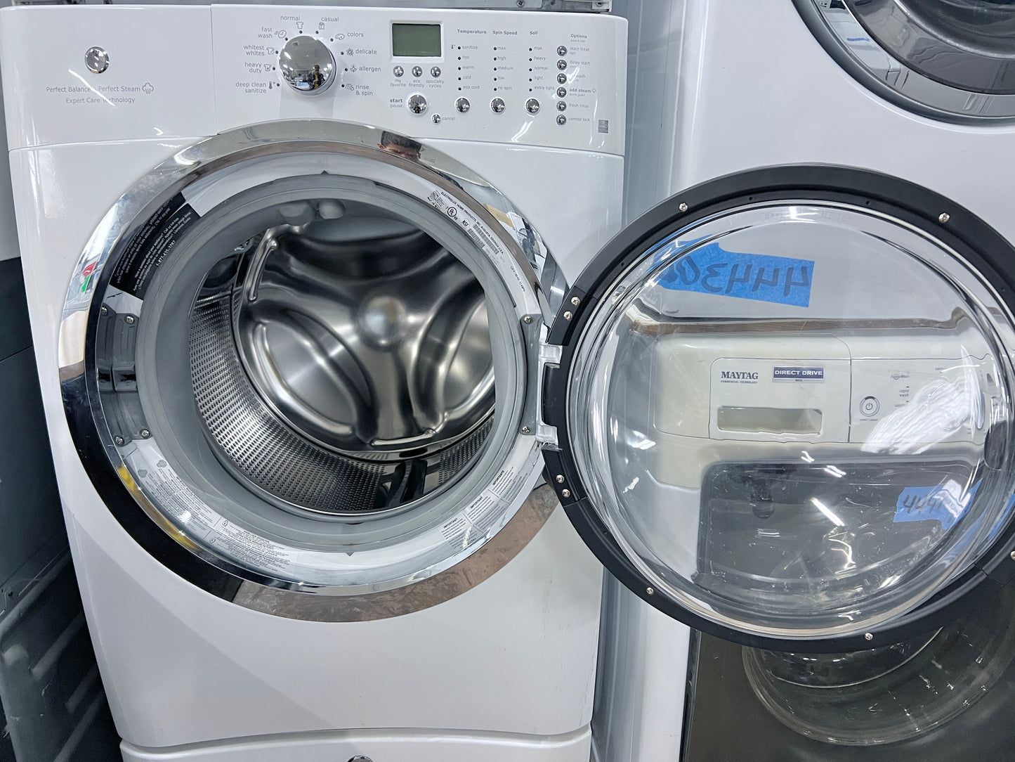 27 inch Electrolux LuxCare  EFLS617SIW 4.4 cu. ft. Front Load Washer  StainSoak, 15 Min Fast Wash, Perfect Balance LED Controls ENERGY STAR, 444300
