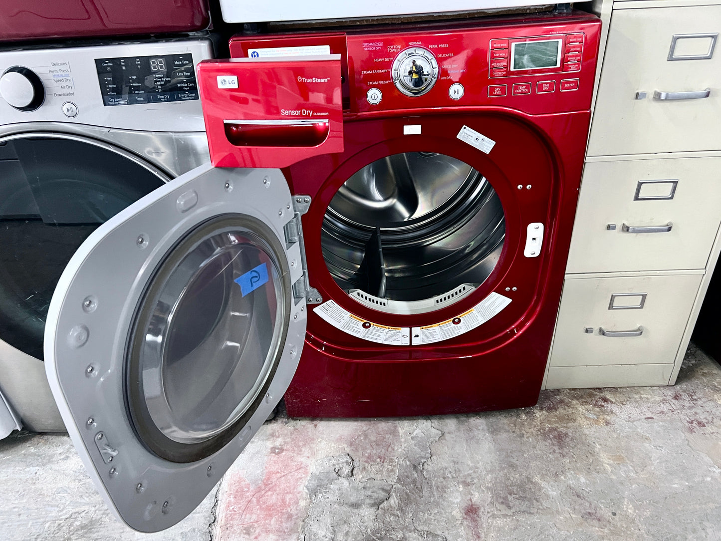 27 Inch LG Steam Dryer RED  DLGX3002R Front Load Gas Dryer Machine 7.4 cu. ft., Steam Fresh , Steam Sanitary , Wild Cherry , 444187