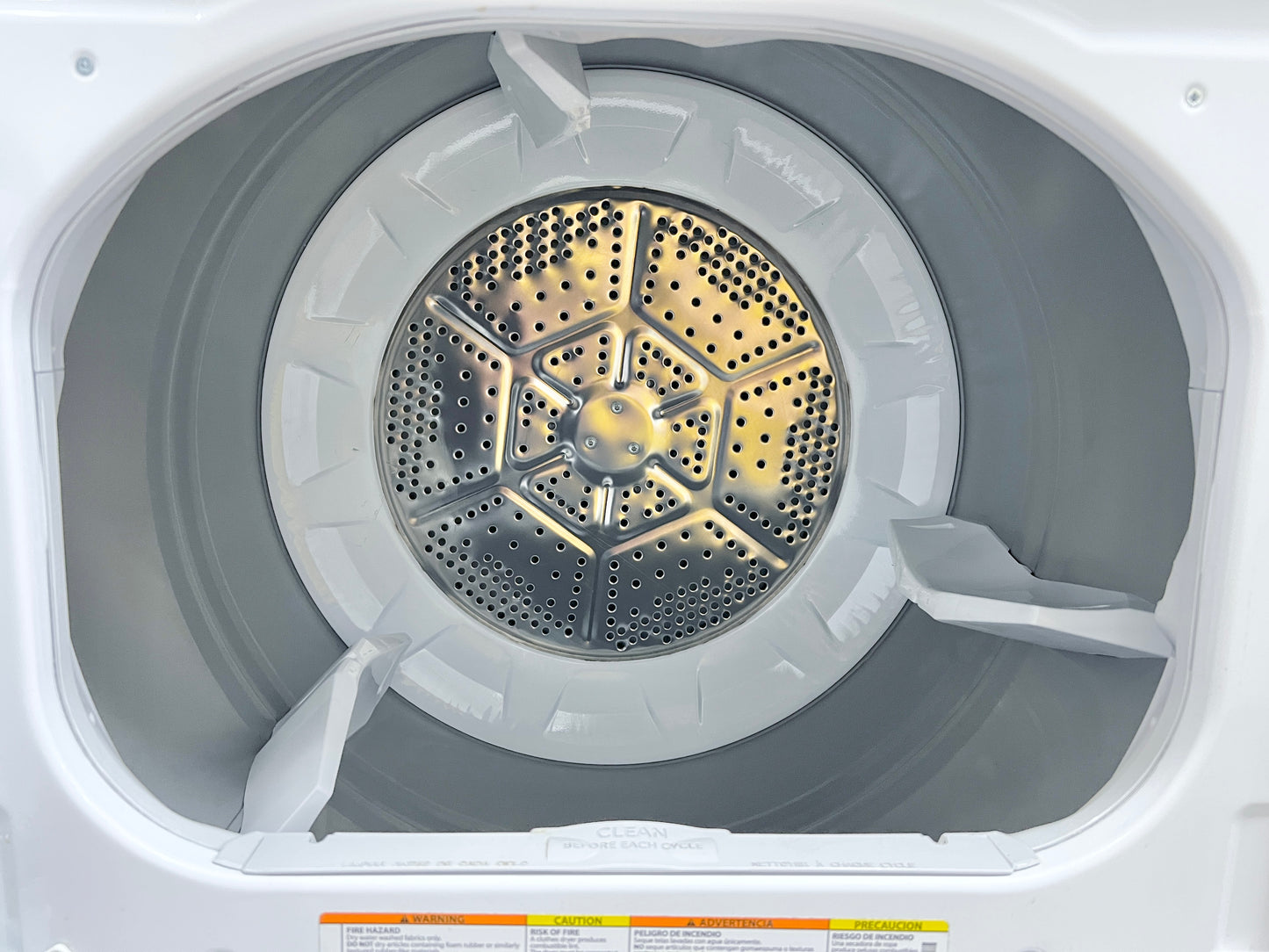 27 Inch Hotpoint  HTX26EASWWW Front Load Electric Dryer 6.2 cu ft, Auto Dry, Powerful Venting, Large Diffuser, Aluminized Drum, Removable Upfront Lint Filter and Reversible Dryer Door , New Open Box , 101393