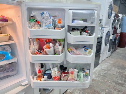 33 Inch GE GDSC3KCYCWW Bottom Freezer Refrigerator with Ice Maker , In White , 101351