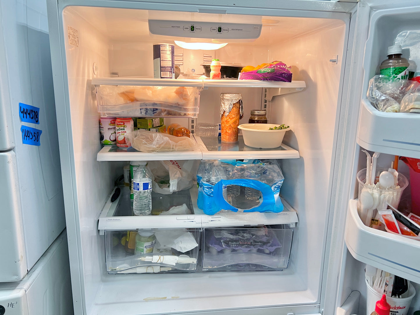 33 Inch GE GDSC3KCYCWW Bottom Freezer Refrigerator with Ice Maker , In White , 101351