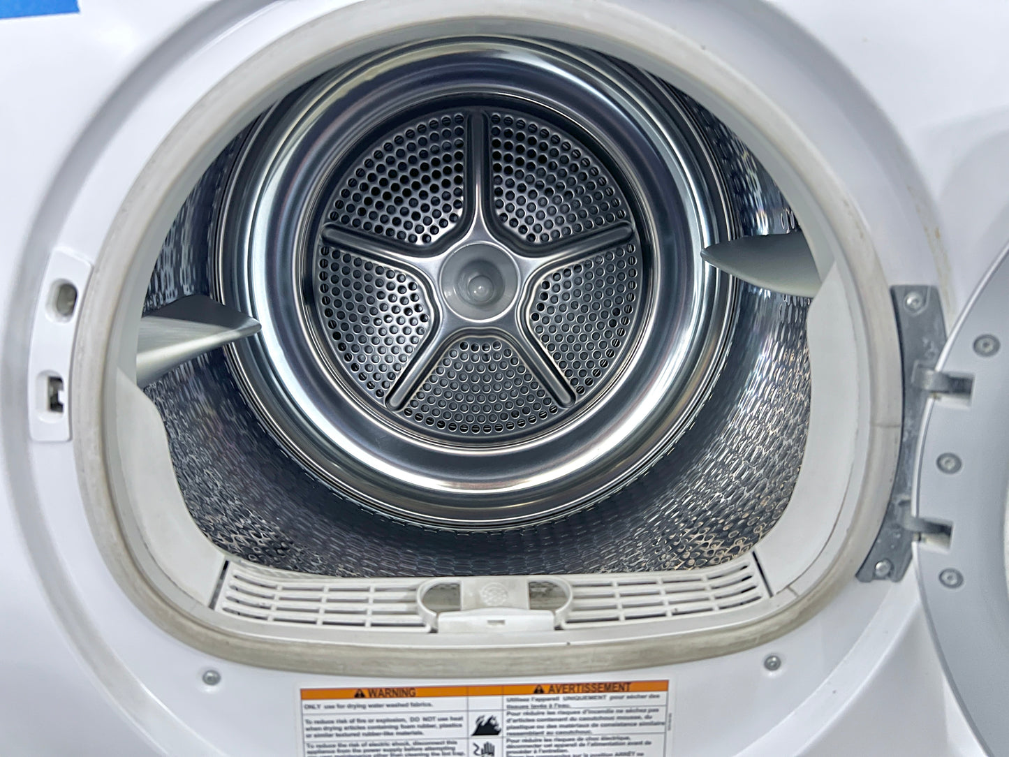 24 Inch Bosch Axxis Series  WTE86300US Compact Ventless Electric Front Load Dryer,3.9 cu. ft., 11 Drying Cycles, 4 Drying Options, LED Display Anticrease Feature , 444138