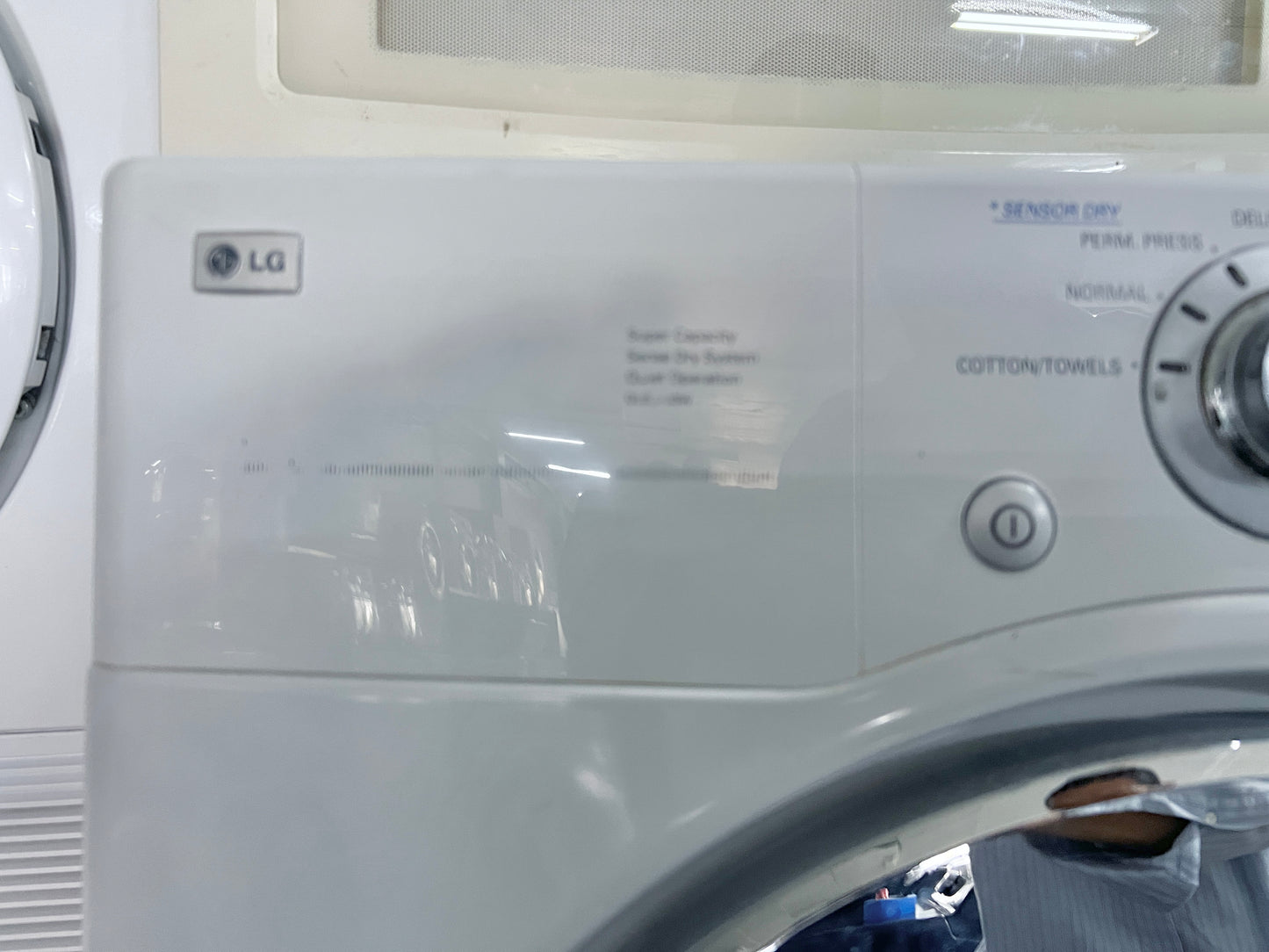 27 inch LG  DLE3733W Front Load Electric Dryer with pedestal  7.3 cu. ft., 7 Drying Cycles, 5 Temperature Levels, Wrinkle Care Option , Sensor Dry System, White , 444404