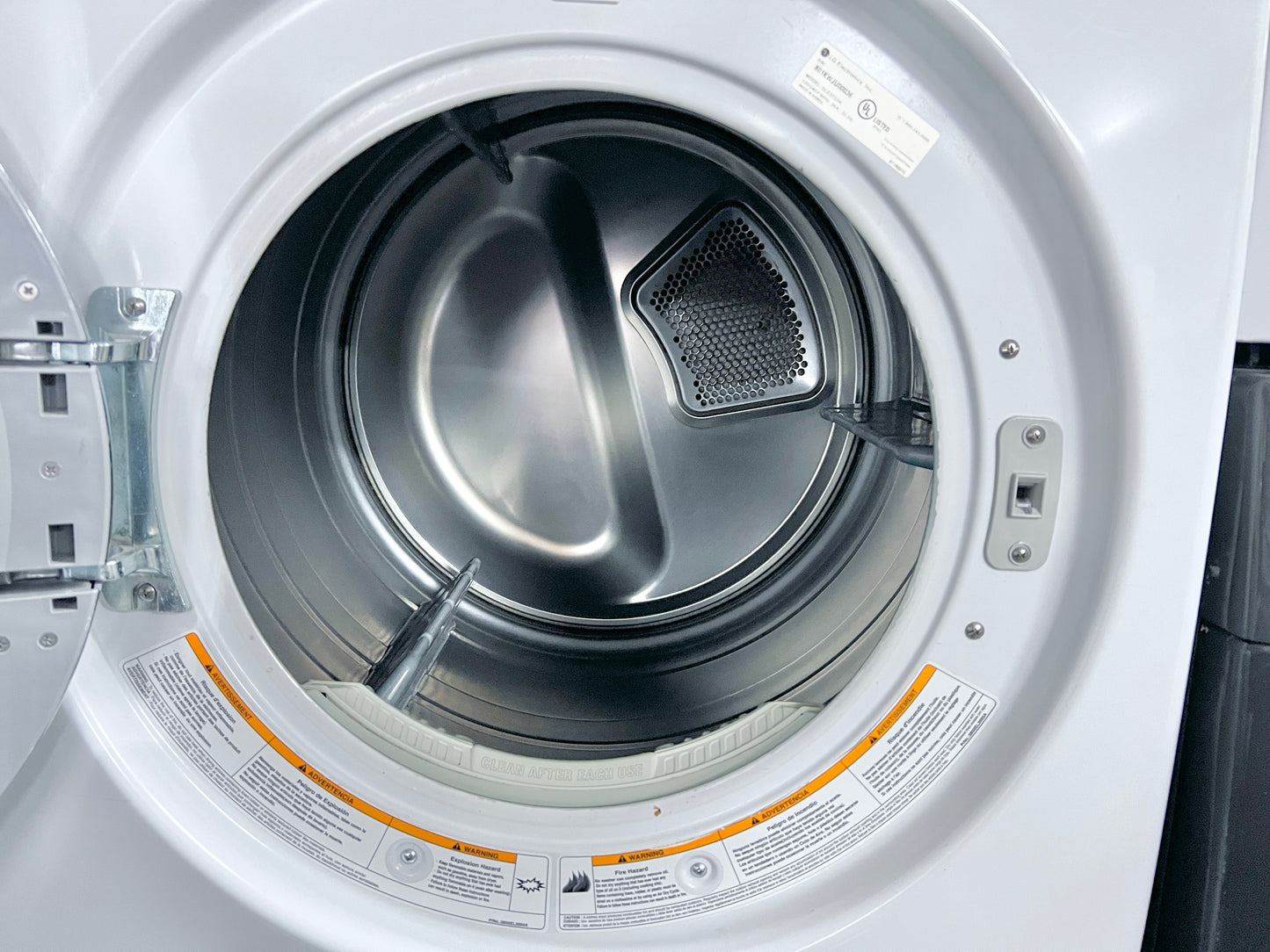 27 inch LG  DLE3733W Front Load Electric Dryer with pedestal  7.3 cu. ft., 7 Drying Cycles, 5 Temperature Levels, Wrinkle Care Option , Sensor Dry System, White , 444404