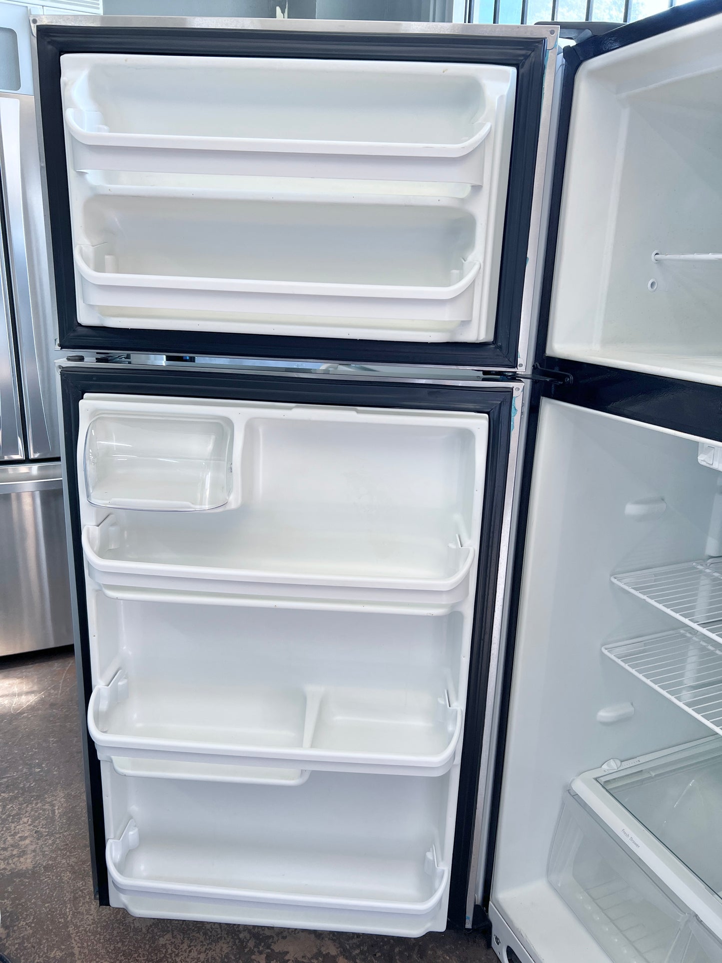 30 inch Frigidaire  FFTR1814QS Top Freezer Refrigerator, ADA Compliant, Humidity Controlled Crisper Drawers, Sliding Wire Shelves, Reversible Door 18.0 cu. ft. Capacity, Stainless Steel , 444392