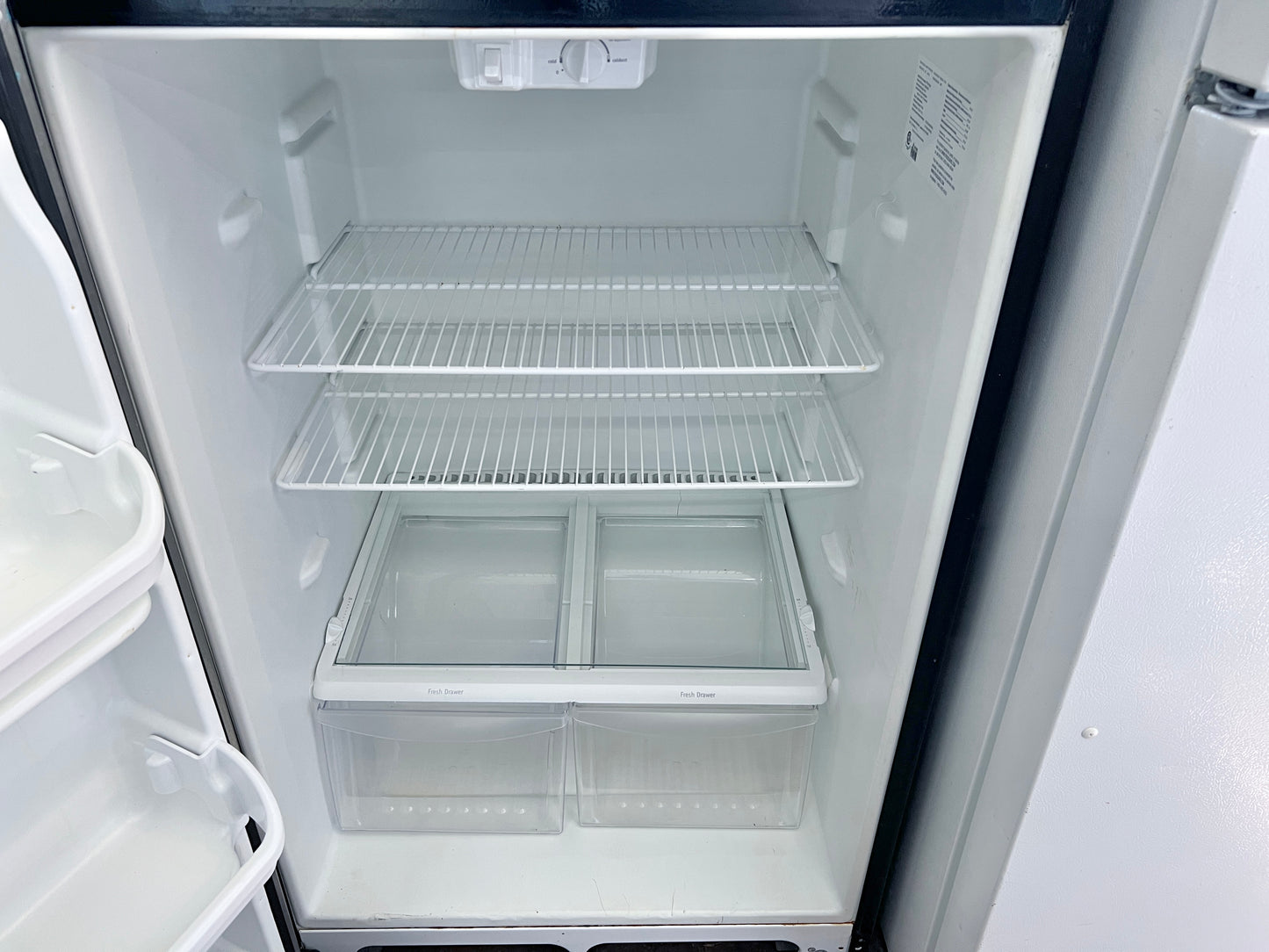 30 inch Frigidaire  FFTR1814QS Top Freezer Refrigerator, ADA Compliant, Humidity Controlled Crisper Drawers, Sliding Wire Shelves, Reversible Door 18.0 cu. ft. Capacity, Stainless Steel , 444392