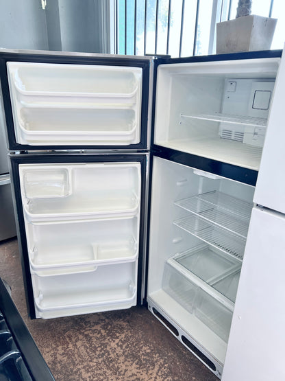 30 inch Frigidaire  FFTR1814QS Top Freezer Refrigerator, ADA Compliant, Humidity Controlled Crisper Drawers, Sliding Wire Shelves, Reversible Door 18.0 cu. ft. Capacity, Stainless Steel , 444392