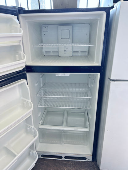 30 inch Frigidaire  FFTR1814QS Top Freezer Refrigerator, ADA Compliant, Humidity Controlled Crisper Drawers, Sliding Wire Shelves, Reversible Door 18.0 cu. ft. Capacity, Stainless Steel , 444392