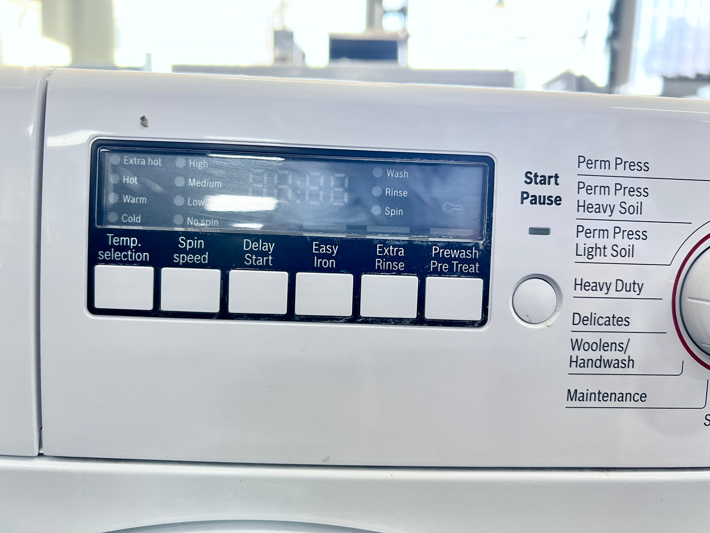 24 Inch Bosch Ascenta Series  WAP24200UC Front Load Compact Washer 2.2 cu. ft., Raindrop Structured Stainless Steel Drum, Anti Vibration Circular Side Walls, 30 Min. Quick Wash , White Door , 444394