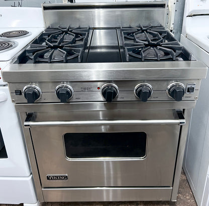 Viking Professional 系列 VGIC3054BSS 30 吋專業型瓦斯爐，附 4 個開放式燃燒器，附 VariSimmer、雙烘焙燃燒器、ProFlow 對流和 Gourmet-Glo 紅外線烤爐，不銹鋼，101247