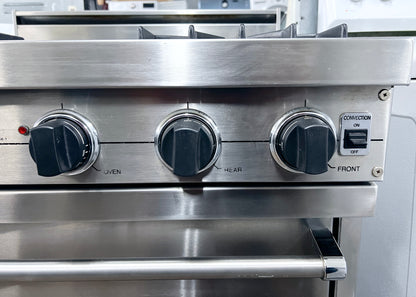 Viking Professional 系列 VGIC3054BSS 30 吋專業型瓦斯爐，附 4 個開放式燃燒器，附 VariSimmer、雙烘焙燃燒器、ProFlow 對流和 Gourmet-Glo 紅外線烤爐，不銹鋼，101247