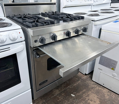 Viking Professional 系列 VGIC3054BSS 30 吋專業型瓦斯爐，附 4 個開放式燃燒器，附 VariSimmer、雙烘焙燃燒器、ProFlow 對流和 Gourmet-Glo 紅外線烤爐，不銹鋼，101247