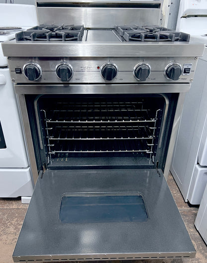 Viking Professional 系列 VGIC3054BSS 30 吋專業型瓦斯爐，附 4 個開放式燃燒器，附 VariSimmer、雙烘焙燃燒器、ProFlow 對流和 Gourmet-Glo 紅外線烤爐，不銹鋼，101247
