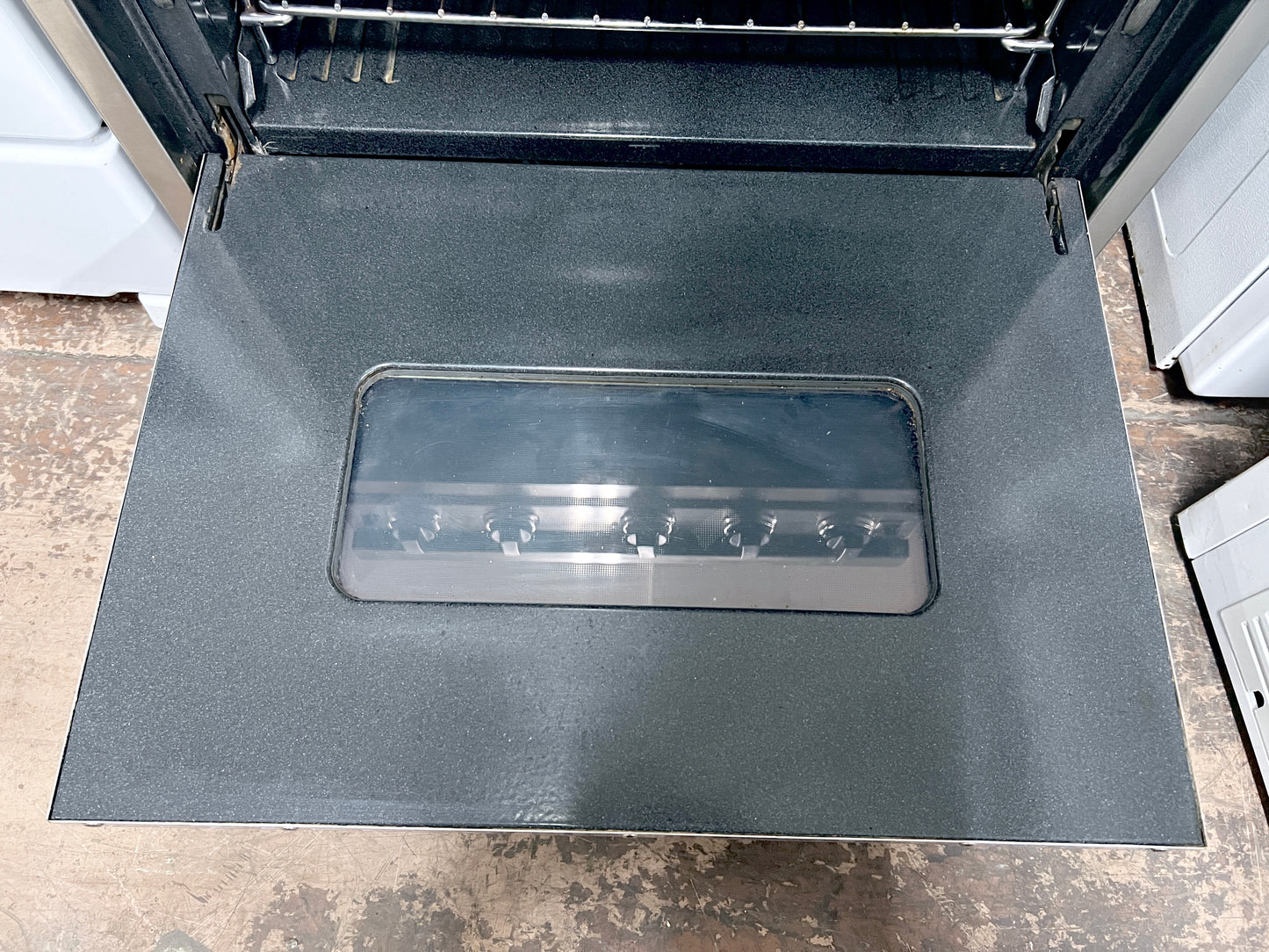Viking Professional 系列 VGIC3054BSS 30 吋專業型瓦斯爐，附 4 個開放式燃燒器，附 VariSimmer、雙烘焙燃燒器、ProFlow 對流和 Gourmet-Glo 紅外線烤爐，不銹鋼，101247