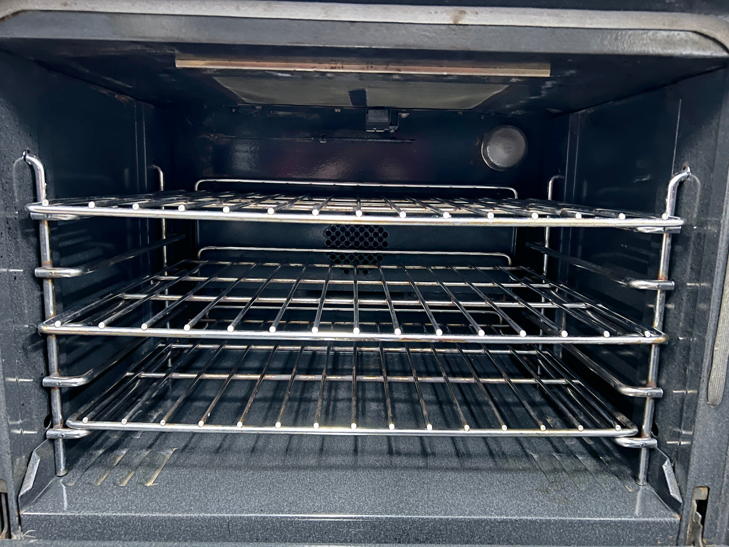 Viking Professional 系列 VGIC3054BSS 30 吋專業型瓦斯爐，附 4 個開放式燃燒器，附 VariSimmer、雙烘焙燃燒器、ProFlow 對流和 Gourmet-Glo 紅外線烤爐，不銹鋼，101247