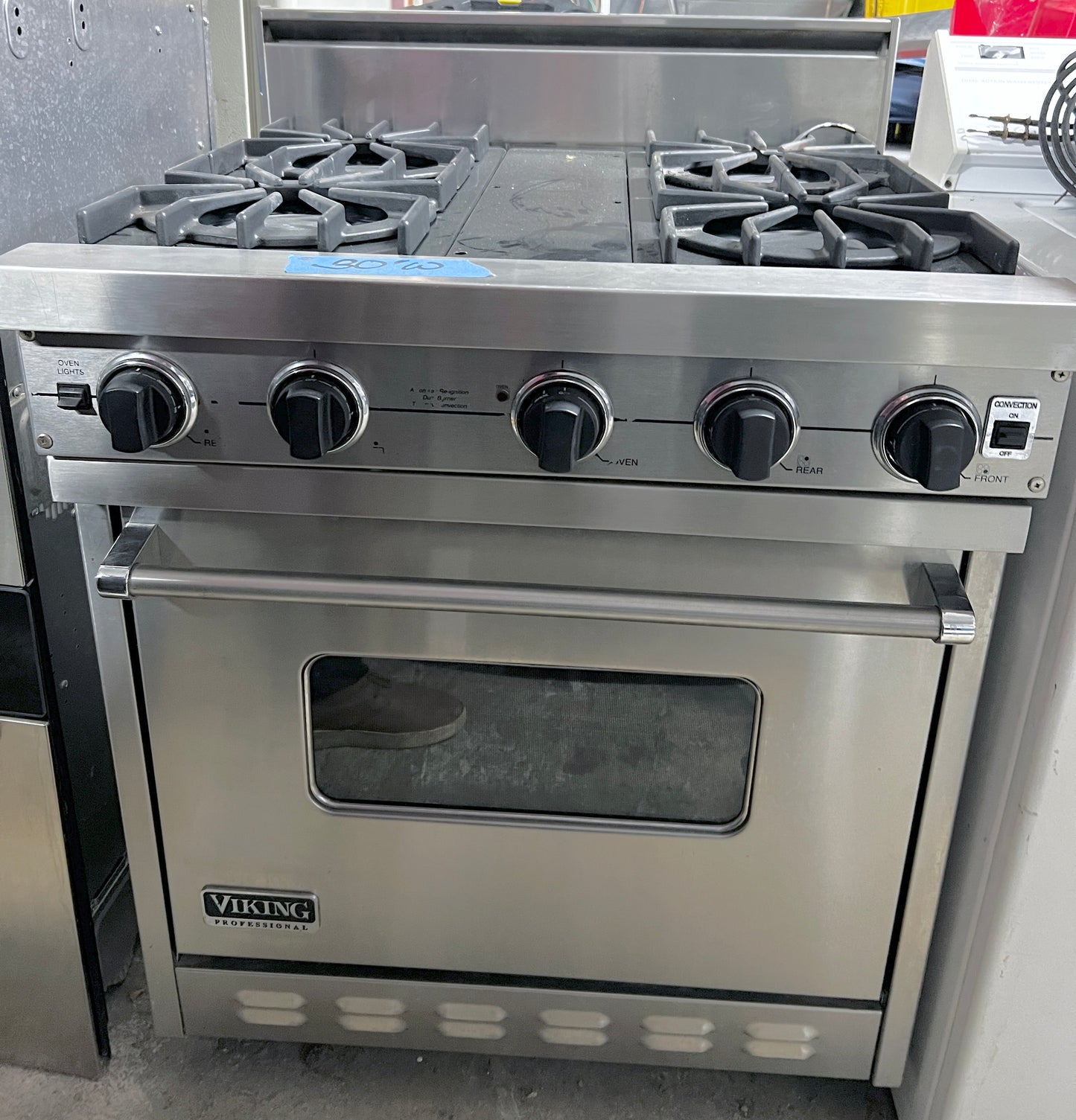 30 Inch Viking Professional 4 Burner Gas Range with Convection Oven , Heavy Duty Grates , Stainless Steel , 444396