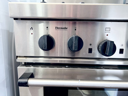 30 Inch Thermador Professional 4 Burner Gas Range , Heavy Grates ,  Convection Oven , Stainless Steel 444194