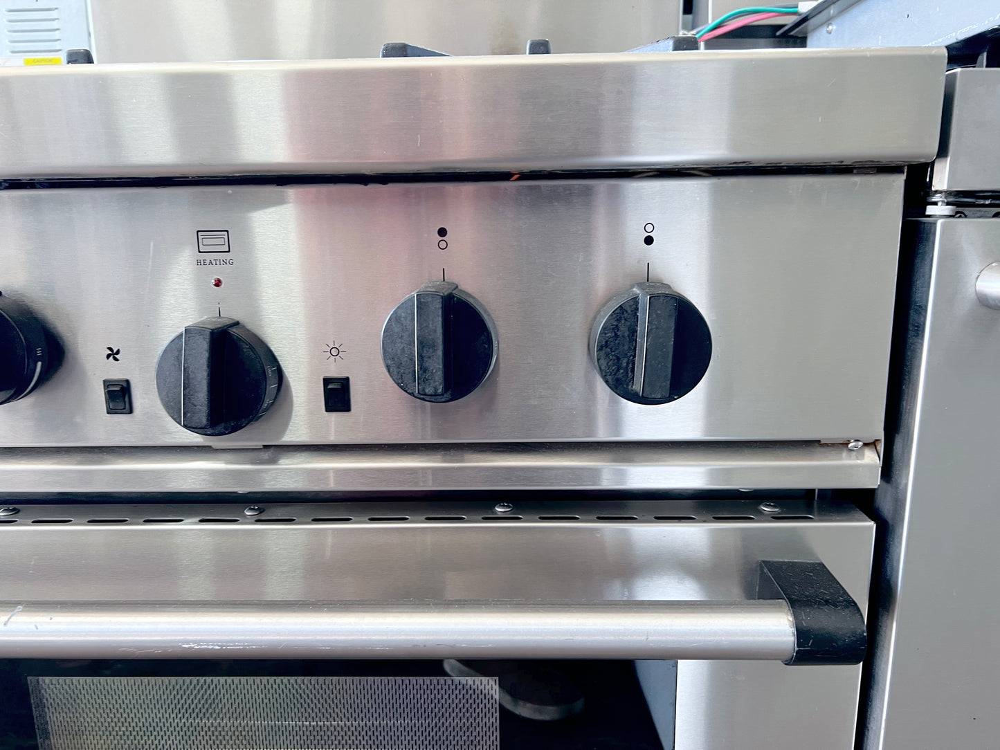 30 Inch Thermador Professional 4 Burner Gas Range , Heavy Grates ,  Convection Oven , Stainless Steel 444194