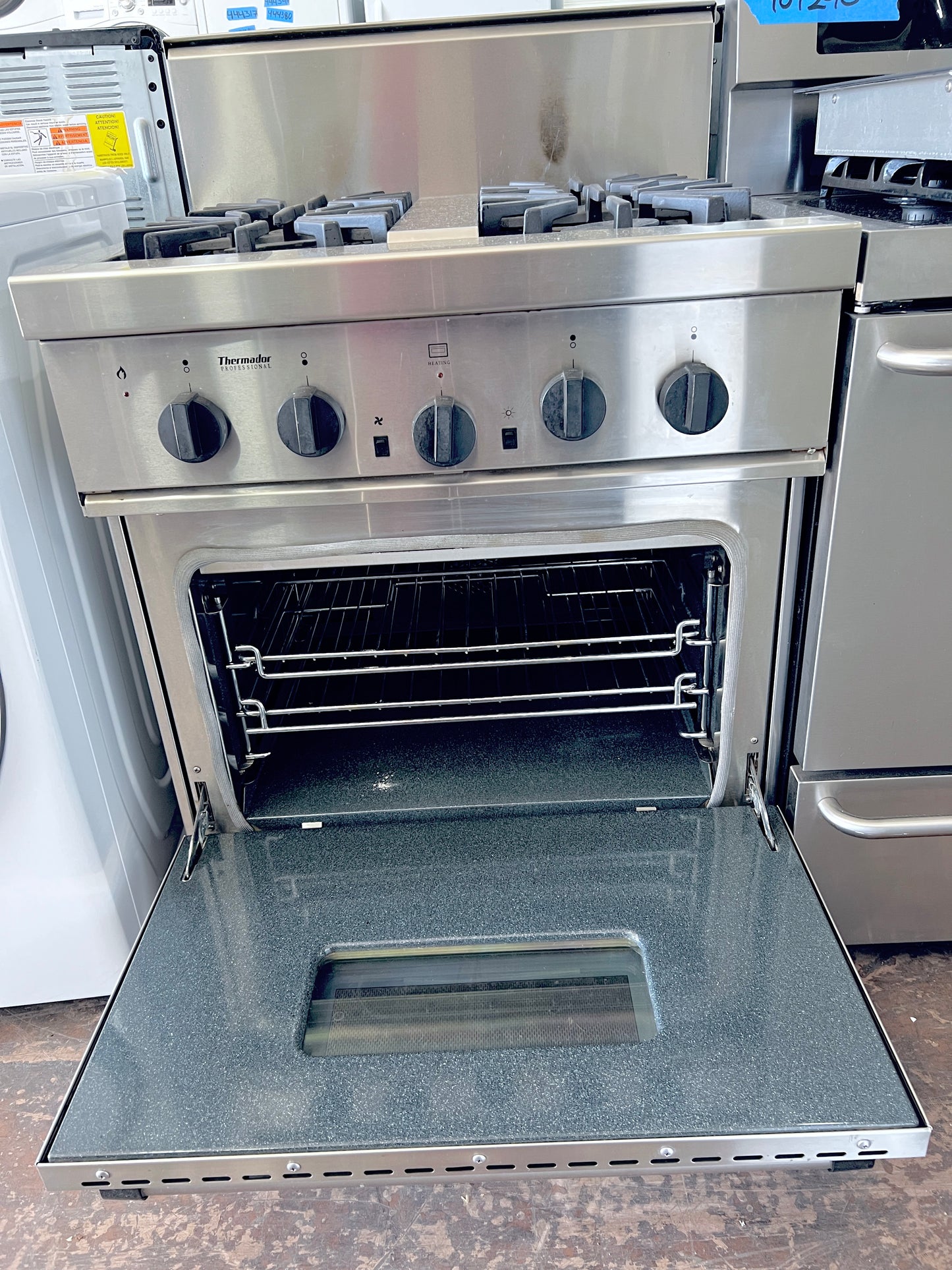 30 Inch Thermador Professional 4 Burner Gas Range , Heavy Grates ,  Convection Oven , Stainless Steel 444194