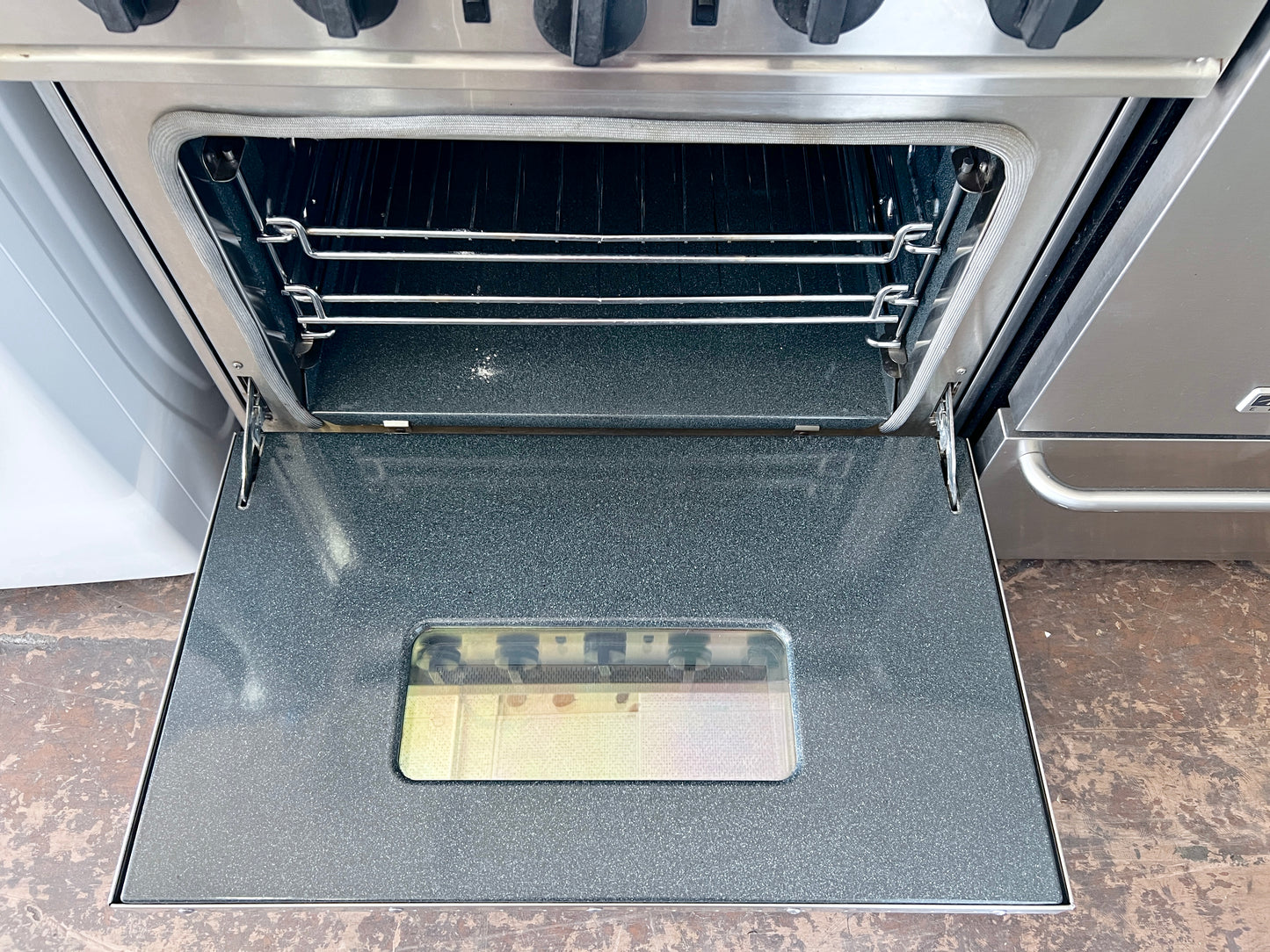 30 Inch Thermador Professional 4 Burner Gas Range , Heavy Grates ,  Convection Oven , Stainless Steel 444194