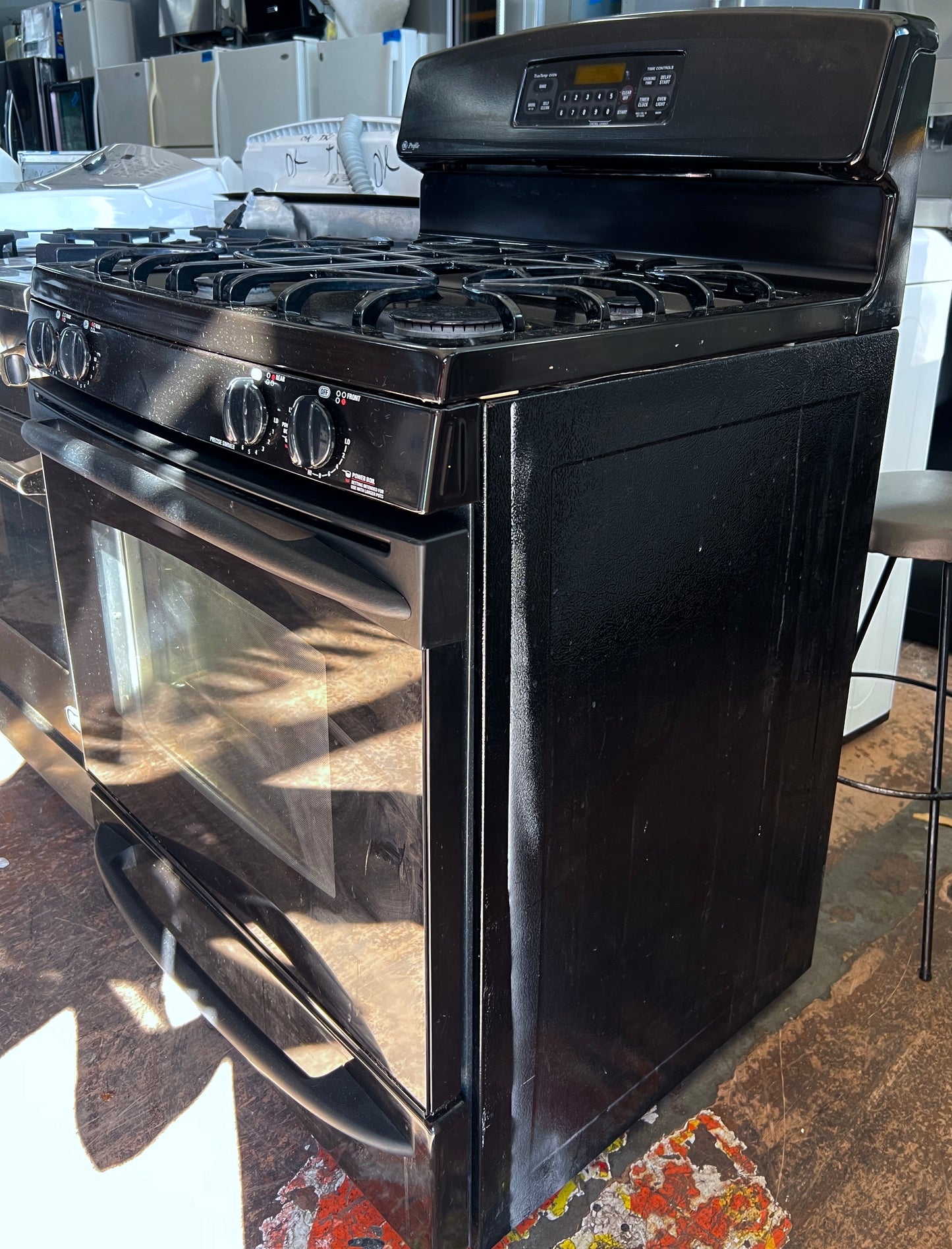 30 inch GE Profile JGB900BEK5BB , 4 Burner Gas Range with Oven , Black Color , 444398