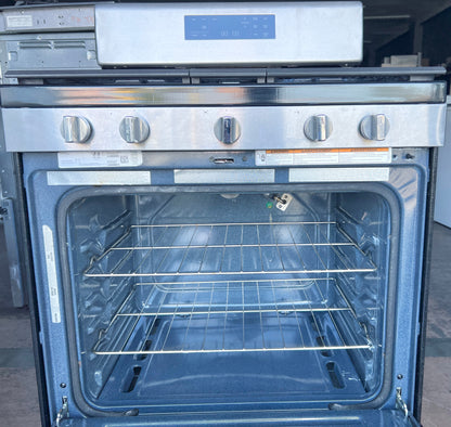 30 Inch Whirlpool  WFG525S0JS  Gas Range 5 Sealed Burners, 5 cu ft Oven, Continuous Grates, Self-Cleaning, Center Oval Burner, Frozen Bake, Stainless Steel ,  Closed Door Broiling, Control Lock , 444399