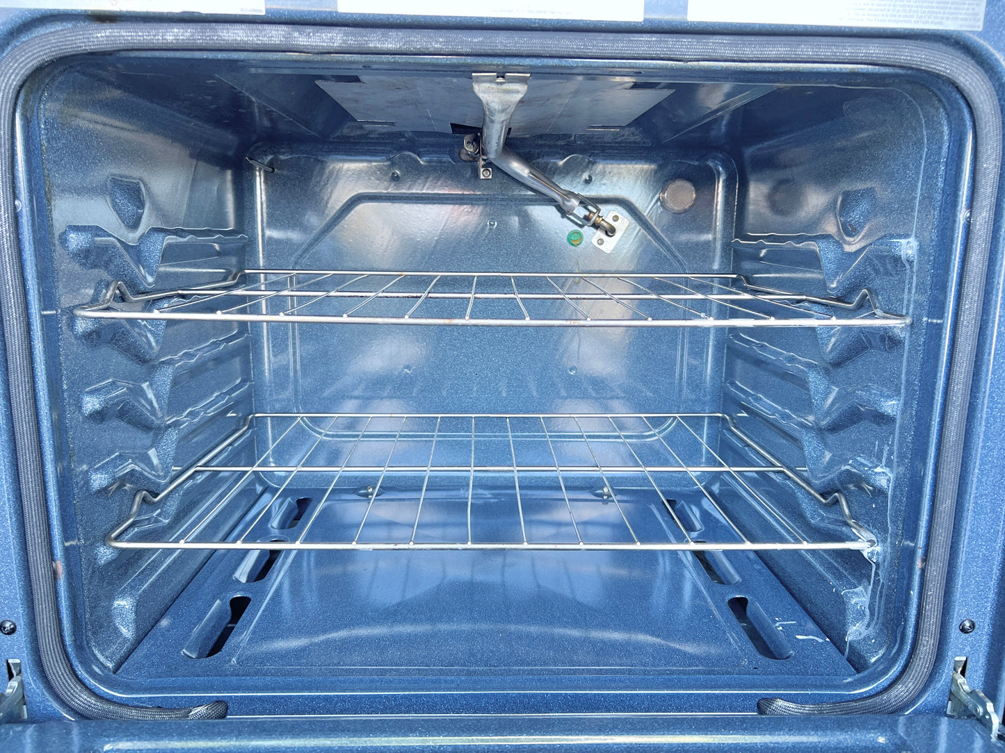 30 Inch Whirlpool  WFG525S0JS  Gas Range 5 Sealed Burners, 5 cu ft Oven, Continuous Grates, Self-Cleaning, Center Oval Burner, Frozen Bake, Stainless Steel ,  Closed Door Broiling, Control Lock , 444399