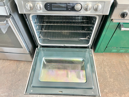 30 Inch Bosch 700 Series  HDI7282U Slide in Dual Fuel Range , 4 Sealed Burners, 4.6 cu. ft. European Convection Oven, Hidden Bake Element, Self Clean, Temperature Probe , Warming Drawer , 444405