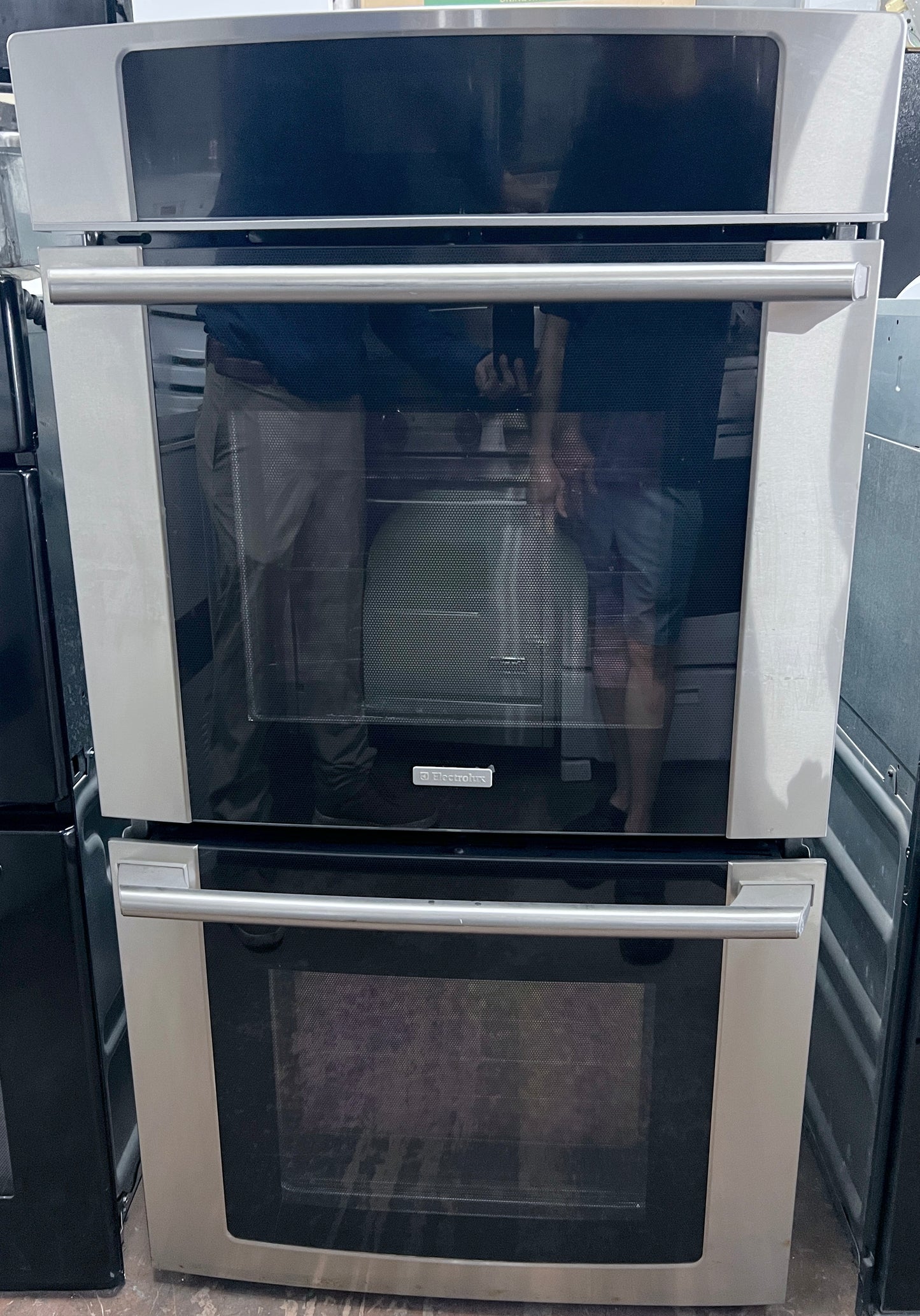 27 Inch Electrolux Wave Touch Series  EW27EW65GS Double Electric Wall Oven , Self Clean Convection Ovens, Wave-Touch Electronic Controls, Meat Probe , Cobalt Blue Interior,  Probe, Stainless Steel , 444407