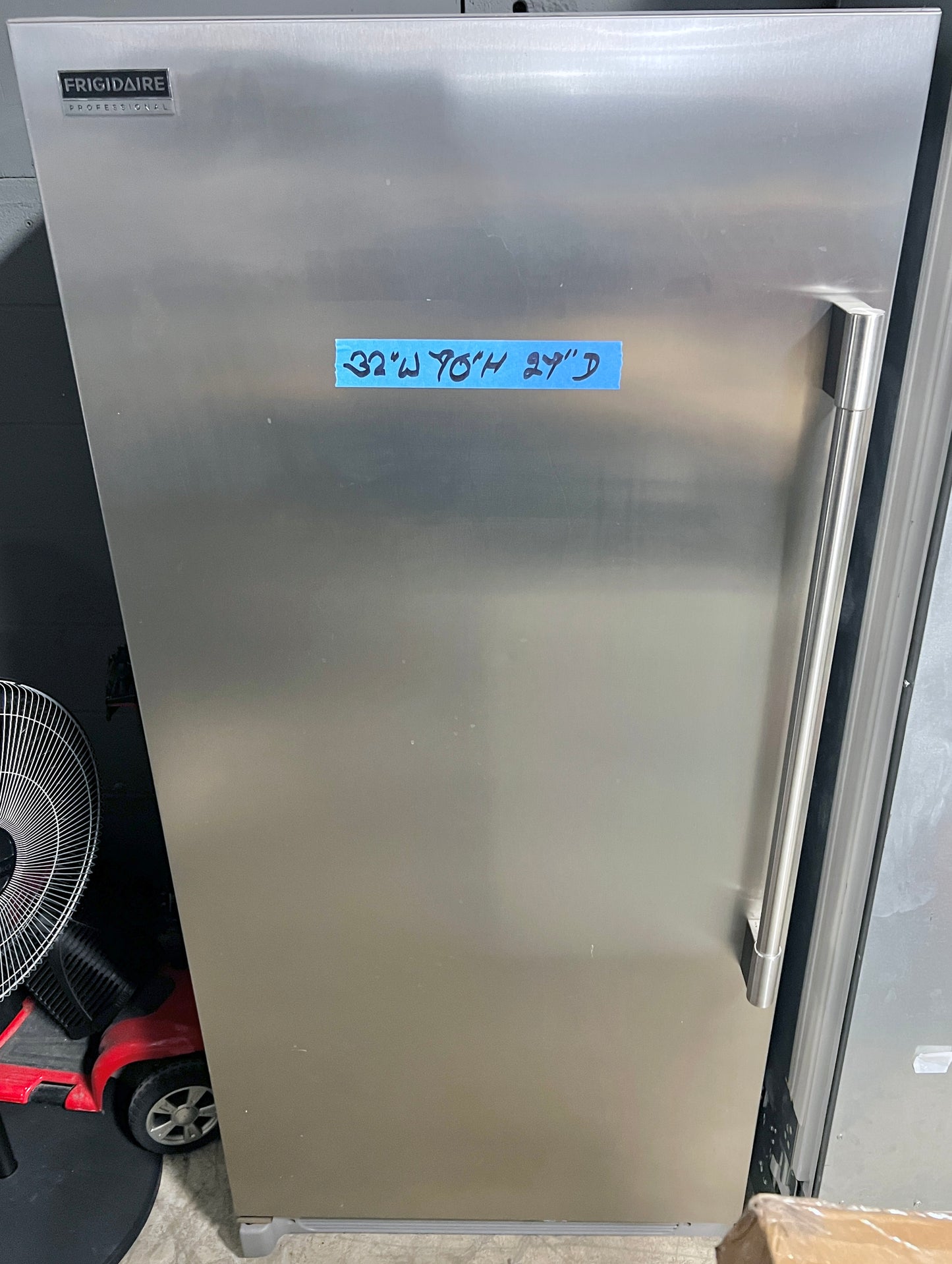 32 Inch Frigidaire Electrolux  Professional  FPFU19F8RFE Freezer Column , 18.6 cu. ft.,  Built-in Ice Maker, Soft Freeze Zone , Smudge-Proof Stainless Steel , 444419