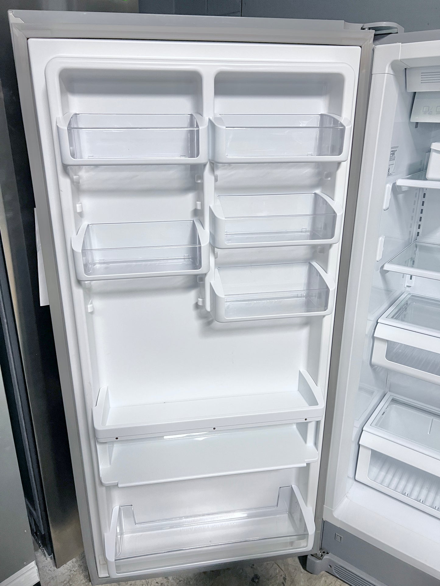 32 Inch Frigidaire Electrolux  Professional  FPFU19F8RFE Freezer Column , 18.6 cu. ft.,  Built-in Ice Maker, Soft Freeze Zone , Smudge-Proof Stainless Steel , 444419