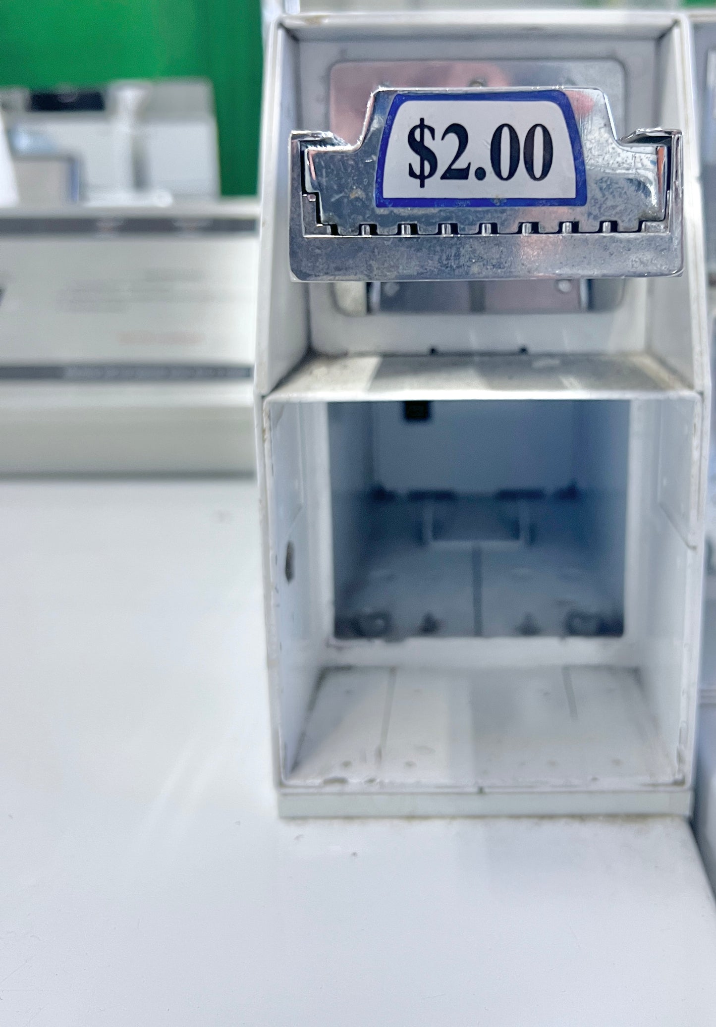 27 Inch Whirlpool Commercial Heavy Duty Coin Operated Front Load Electric 220V Dryer Machine in White , CEM2760KQ1,  444135