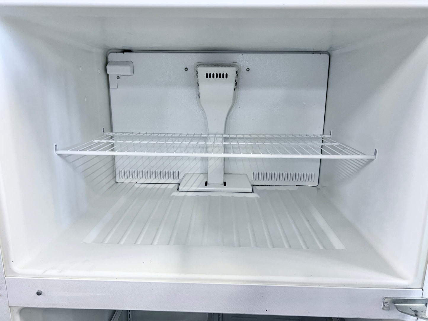 33 Inch 20 Cu Ft Whirlpool ET1PHKXPQ Top Freezer White Refrigerator ,  65 Inch Height , 444414