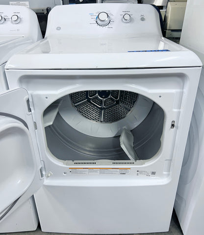 27 Inch GE Top Load Washer and Electric Front Load Dryer , White , GTW460ASJ0WW , GTX33EASK0WW, 444416 and 888408