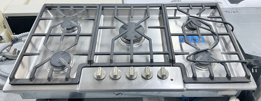 36 Inch Bosch 800 Series  NGM8654UC Gas Cooktop 5 Sealed Burners, Continuous Grates and Automatic Re-Ignition , 444250