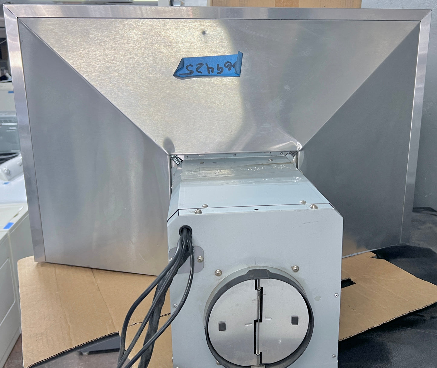 36 Inch LG Studio LSHD3680ST Wall Mount Chimney Hood , 600 CFM Internal Blower, Wi-Fi, IR Touch Controls, LED Lighting, Mesh Filters, Stainless Steel ,New Open Box 369425