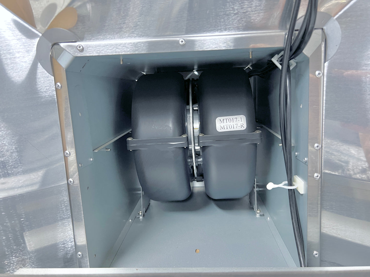 36 Inch LG Studio LSHD3680ST Wall Mount Chimney Hood , 600 CFM Internal Blower, Wi-Fi, IR Touch Controls, LED Lighting, Mesh Filters, Stainless Steel ,New Open Box 369425