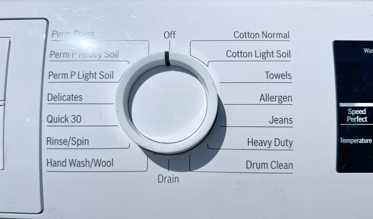 24 Inch Bosch 300 Series Front Load Washer and Electric Dryer Set , WAT28400UC , WTG86400UC, White , 444423