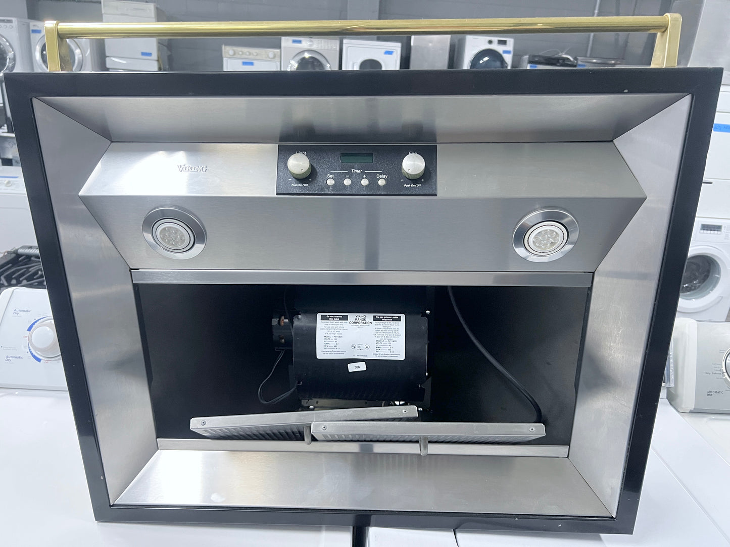 Viking 30 Inch PV110020 , Wall Mount Range Hood Interior Blower Included , Variable-Speed Control, Knobs Control, Halogen Lighting, Dishwasher-Safe Mesh Filter, Heat Sensor,  Cast Black , Black Stainless Steel, 555001