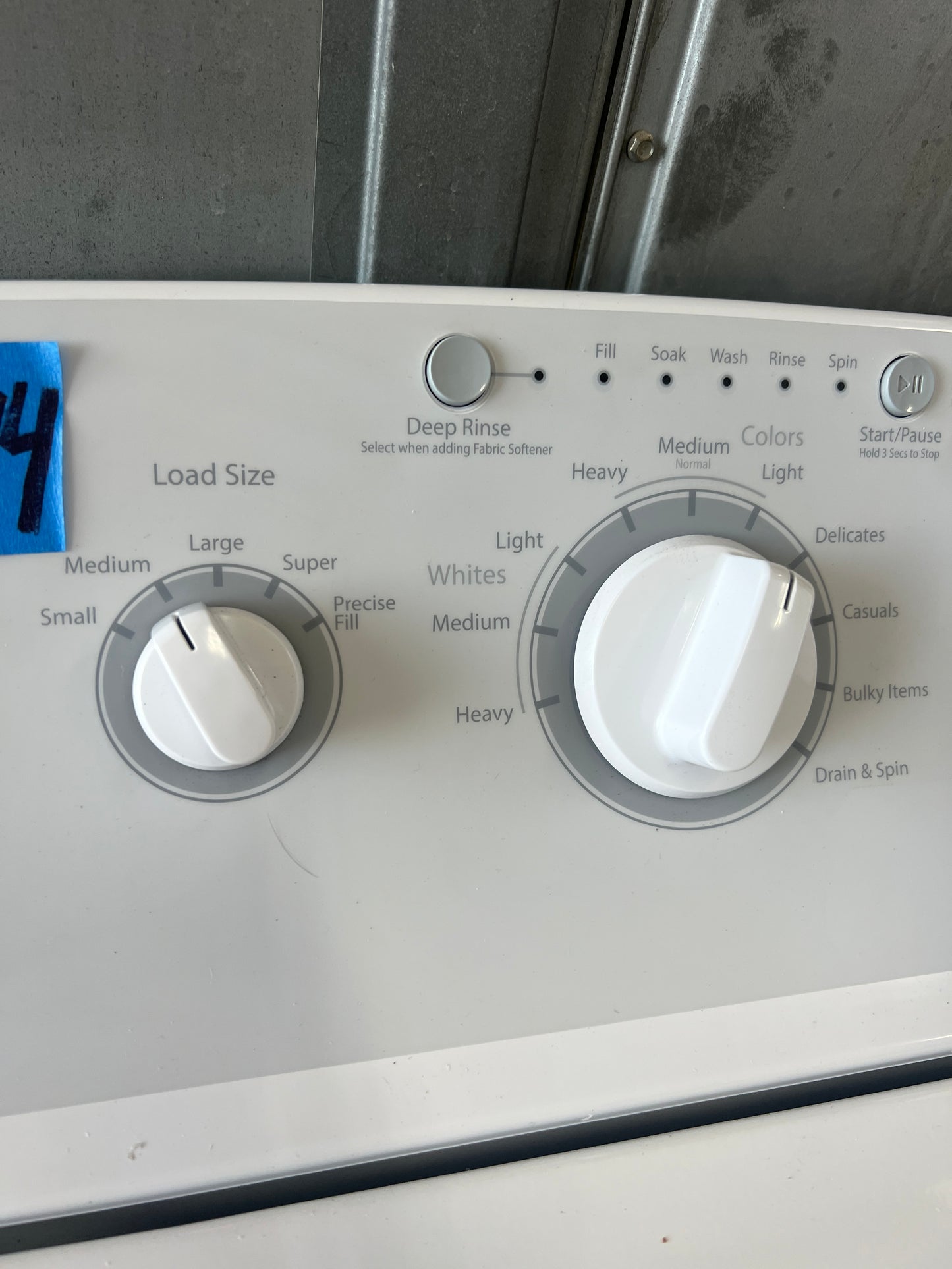 Hotpoint Top Load Washer in White, Used, Working 999387