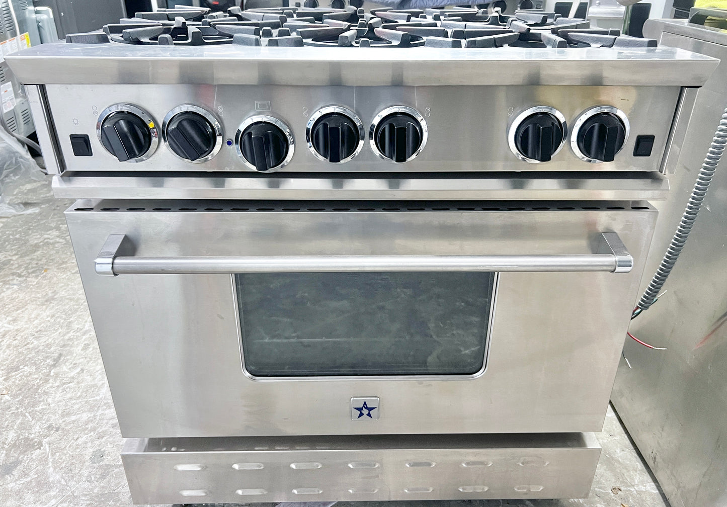 36 Inch BlueStar 6 Burner All Gas Range , Convection Oven , Stainless Steel , 444425