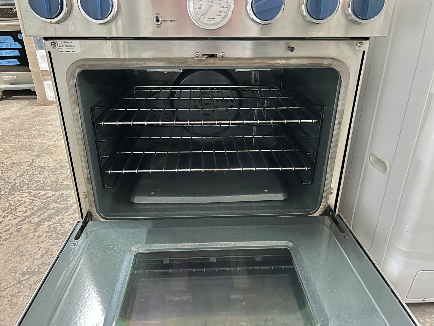 Thermador Professional 30 Inch Gas Range 4 Burners, Convection Oven, Stainless Steel , Used , 999702