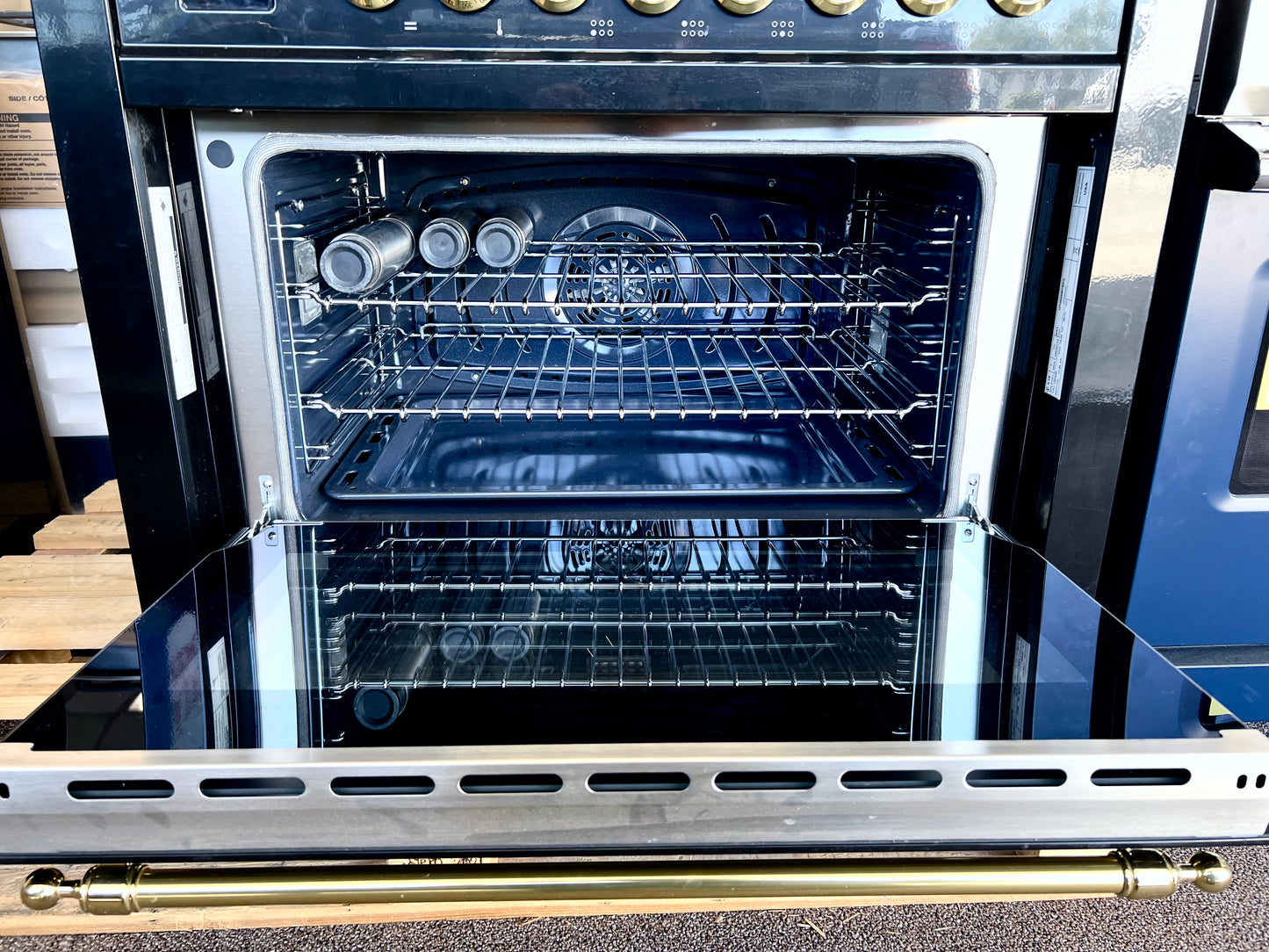 36 Inch ILVE UPI366NMPBKG Induction Range with 6 Elements, 3.5 cu. ft. Oven Capacity, Storage Drawer, , Glossy Black, Brass Trim , New Open Box