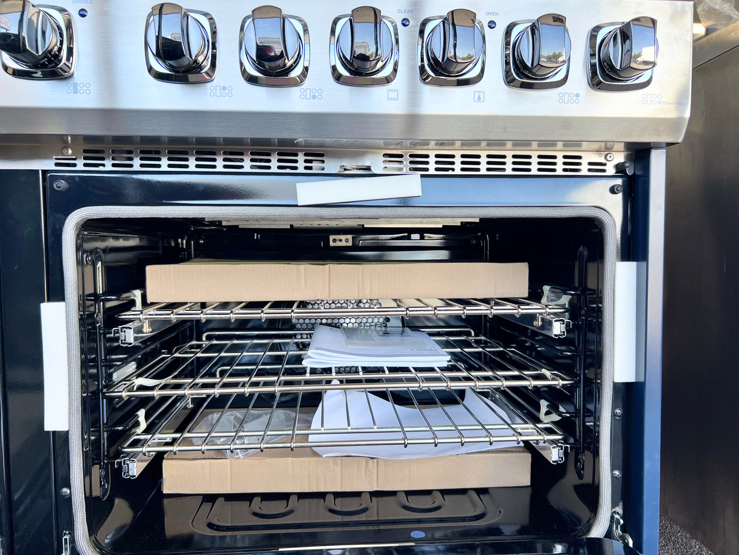 48 Inch Viking 5 Series  VDR5486GSB Freestanding Professional Dual Fuel Range , 6 Sealed Burners, Double Oven, 7.3 Cu. Ft. Total Capacity, Self-Clean, VariSimmer , Griddle, Slate Blue, Natural Gas , New Open Box