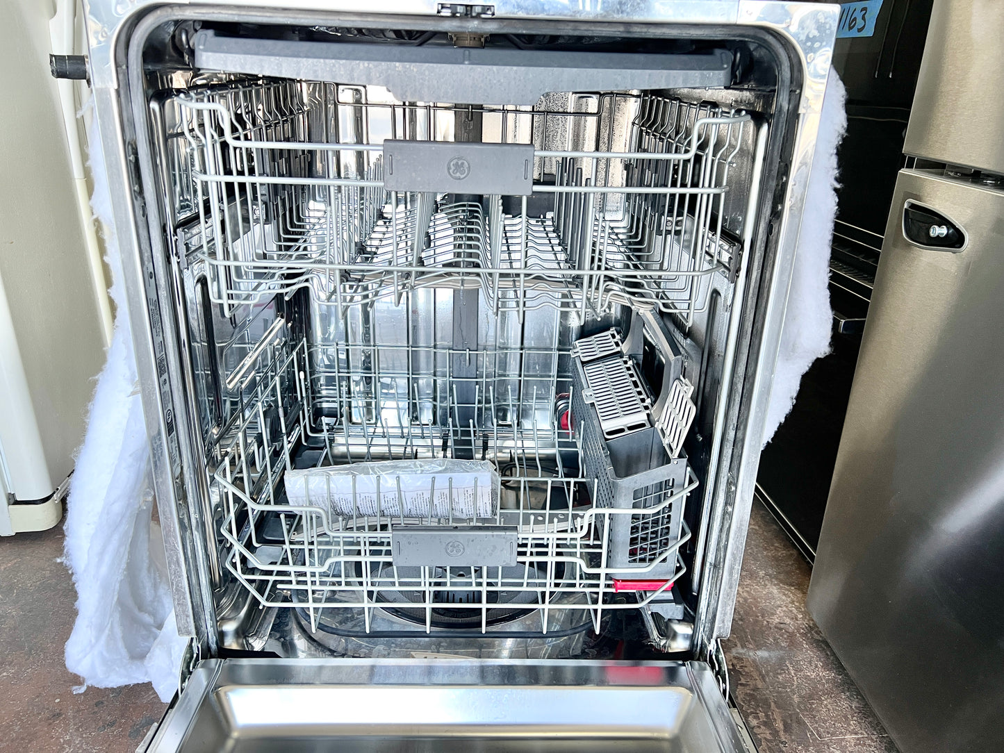 GE Profile  PDT715SYNFS 24 Inch Fully Integrated Built-In Dishwasher 16 Place Settings, 5 Cycles, 45 dBA , Deep Clean Silverware Jets, NSF Certified Steam + Sani, Dry Boost, 3rd Rack, Piranha Hard Food Disposer, EnergyStar Qualified , 101202